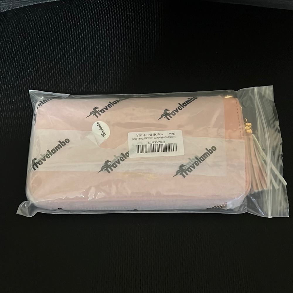 BRAND NEW Travelambo NWOT Women’s Wallet